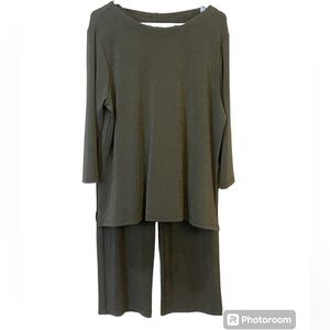 Chicos Travelers Criss Cross Back Top And No Tummy Pant Size 3 Olive